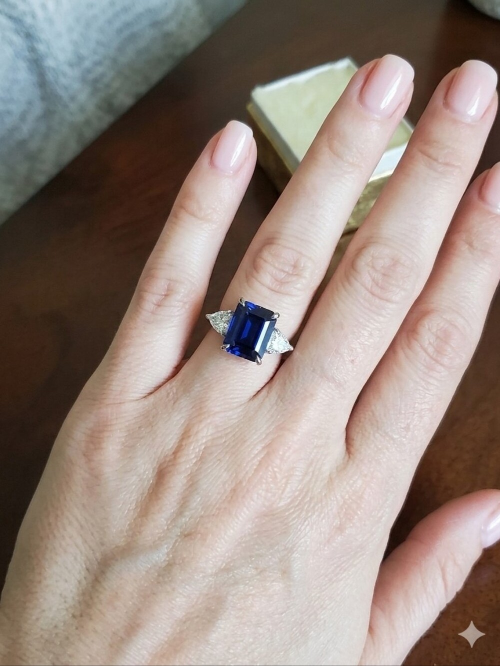 ROYAL BLUE SAPPHIRE SQUARE CUT W/ PEAR SHAPED DIAMOND‎ RING SIZE 7.5